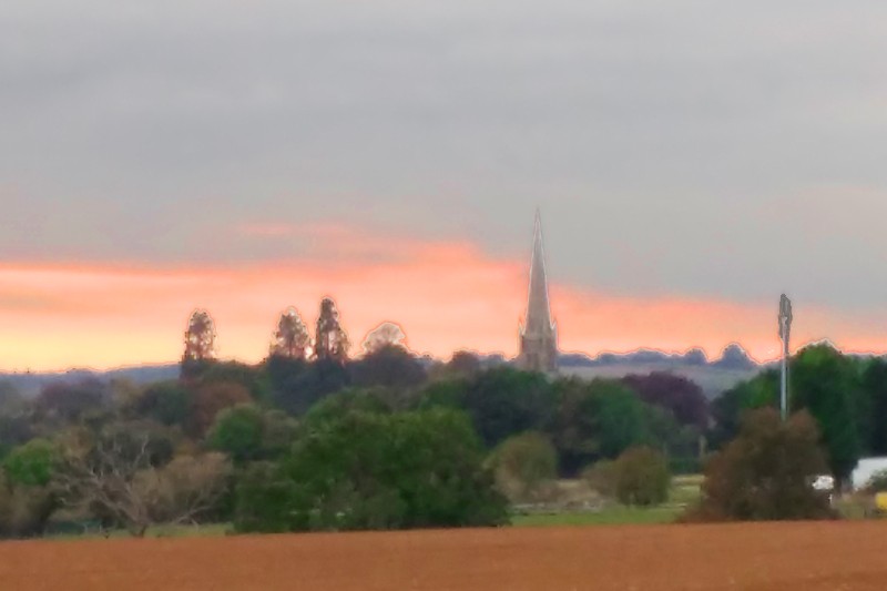 Mobile Pho ne masts on from the Ridgeway